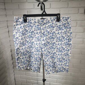 Banana Republic Ladies Size 12 Ivory w/Blue Flower Pattern Bermuda Length Shorts